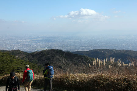 六甲山最高峰から大阪平野の展望。