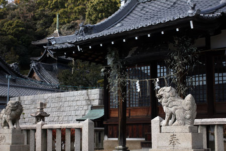 五宮神社。お隣には立派なお寺が有りました。